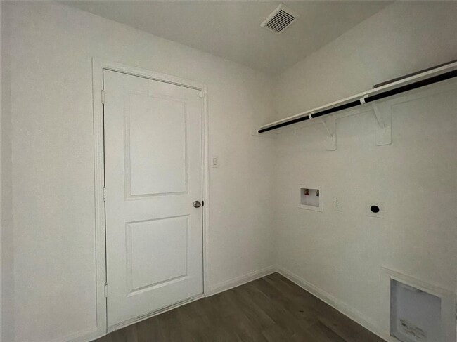 Building Photo - 690 Rd 51021