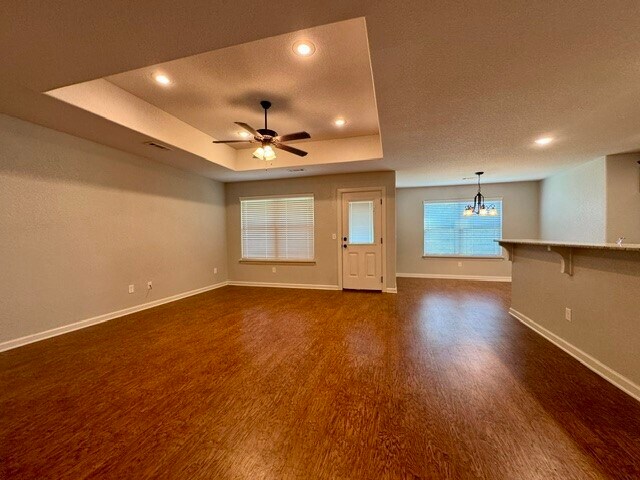 Building Photo - 306 Lion Dr N