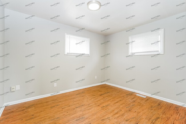 Building Photo - 3491 Ontario St