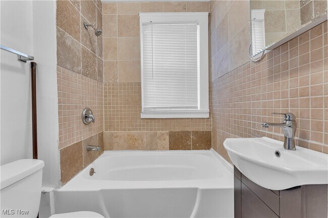 Building Photo - 54 W Grace St