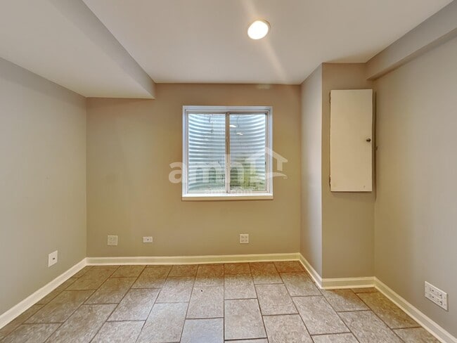 Building Photo - 214 Winding Trail