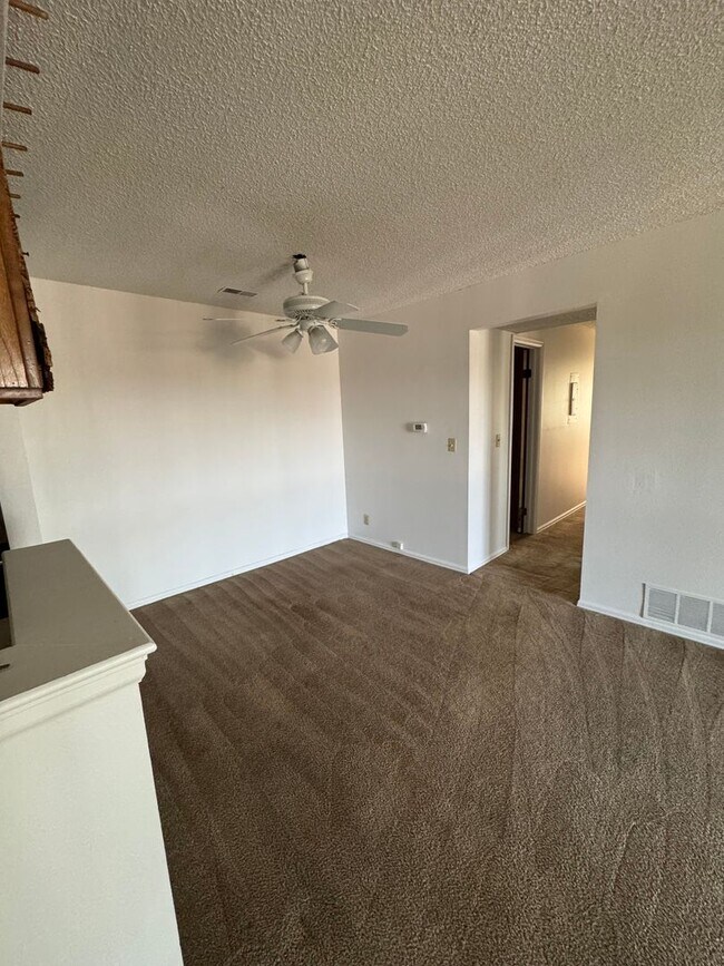 Building Photo - 814 Tenderfoot Hill Rd