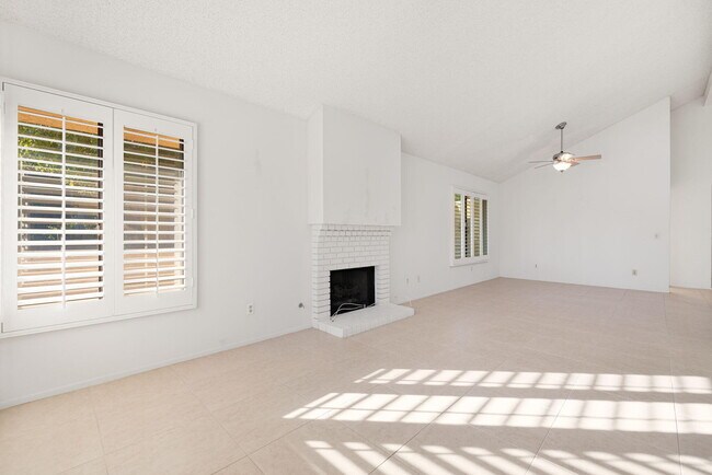 Building Photo - 41710 Colada Ct