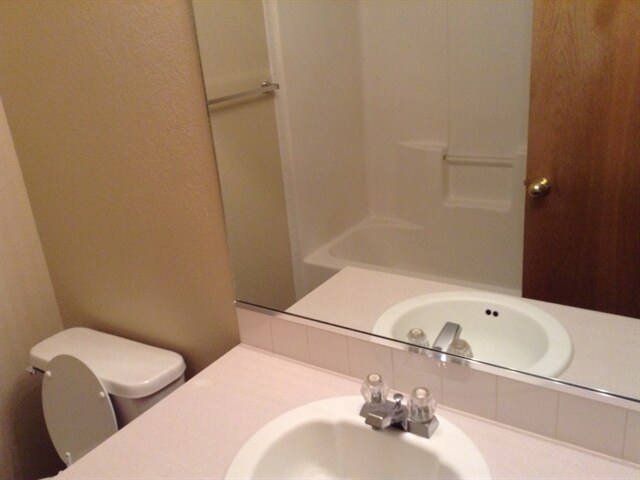 Building Photo - 3204 Birney Ct