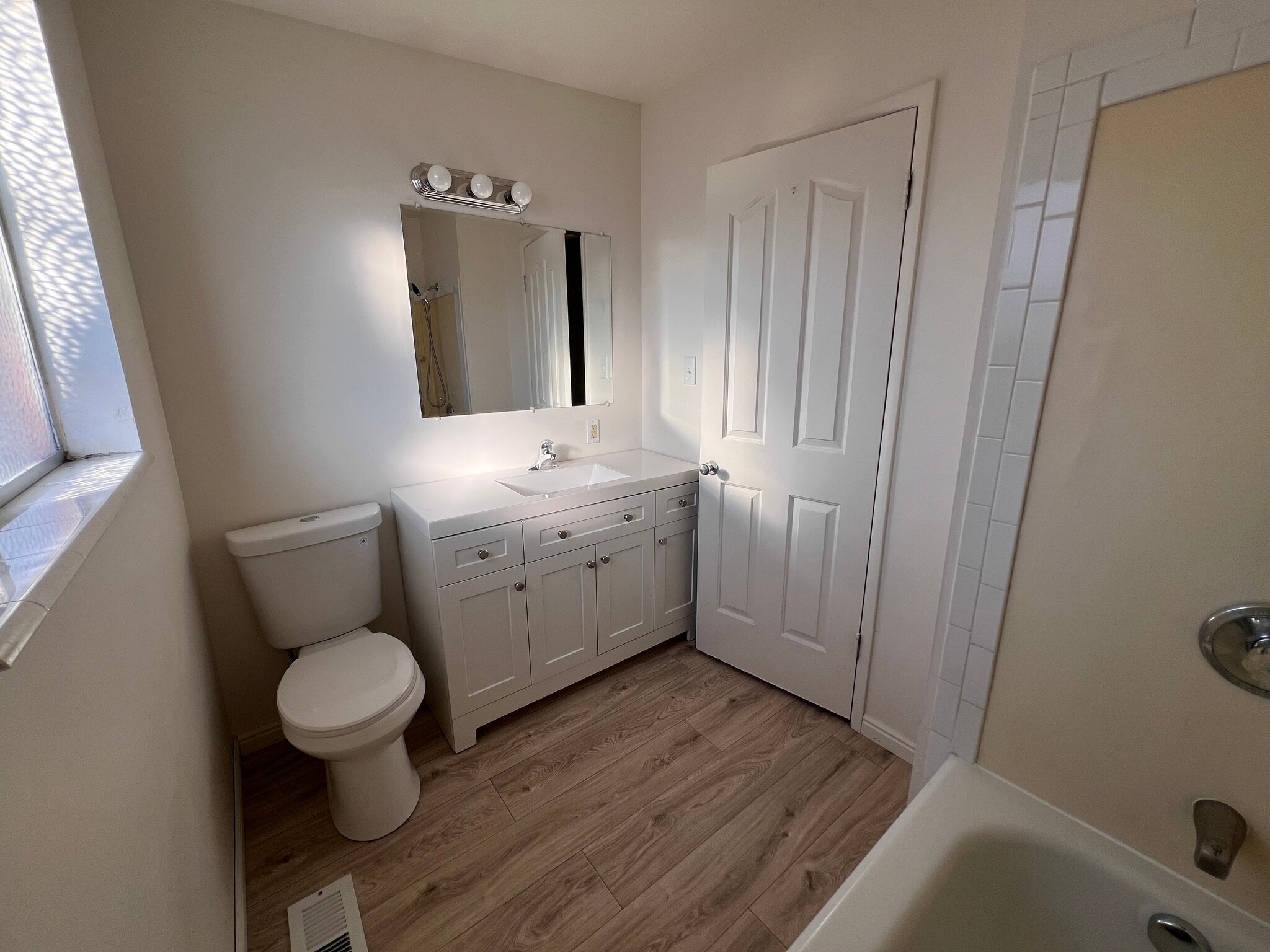 Building Photo - 1344 E 8125 S