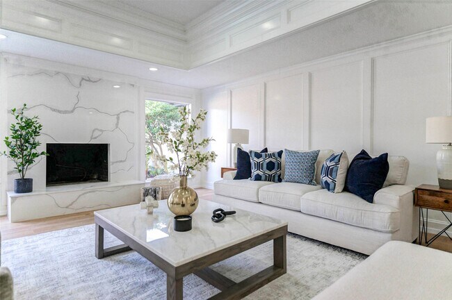 Building Photo - 11618 Lakeside Pl Dr