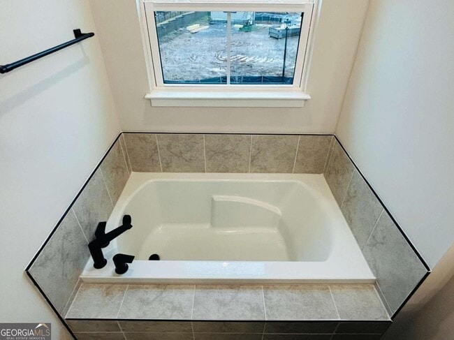 Building Photo - 420 Thatch Ter