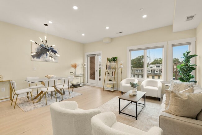 Building Photo - 822 Kennedy St NW