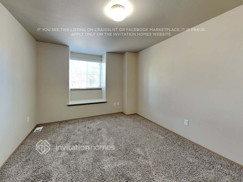 Building Photo - 14904 Woodland Ave E