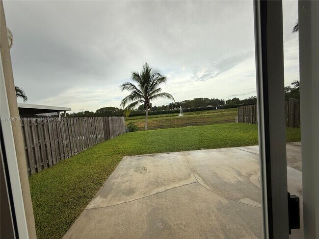 Building Photo - 4410 SW 82nd Way