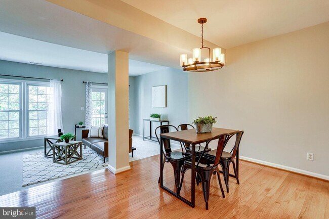 Building Photo - 2911 S Woodstock St