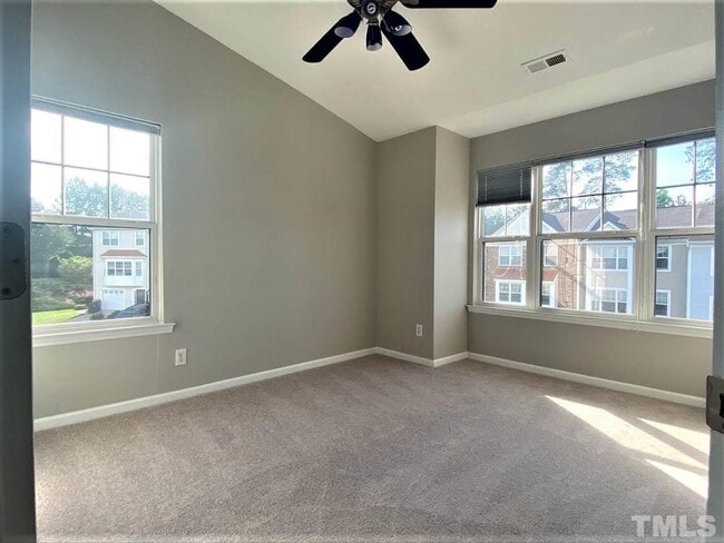 Building Photo - 3 Bedroom Townhome for Rent Apex