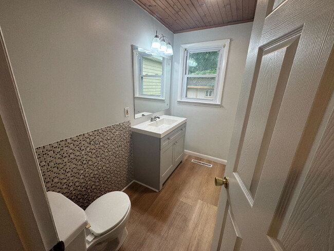 Building Photo - Montrose Rental That Fits Your Lifestyle