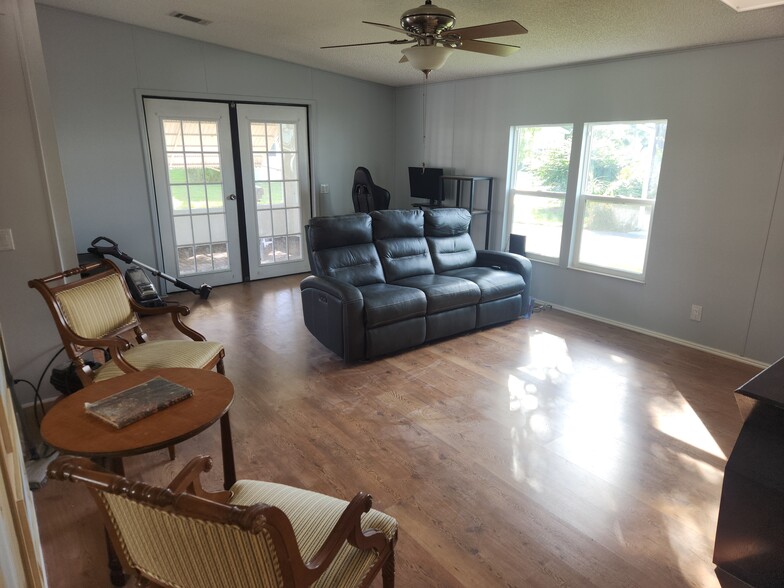 Living Room - 4699 SE Bywood Ter