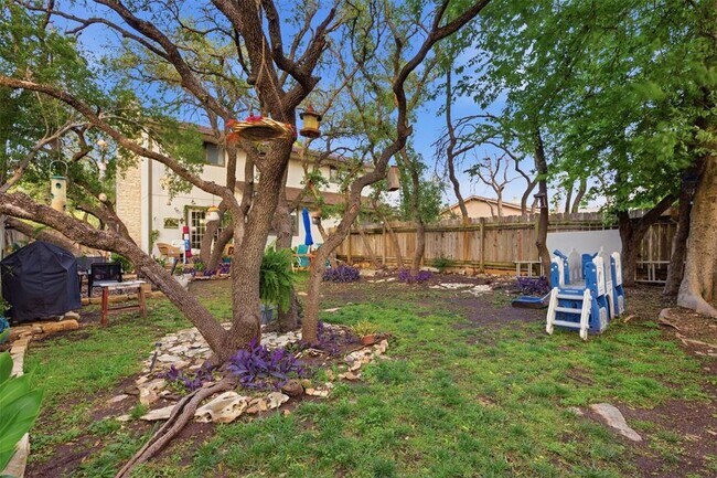 Building Photo - 105 Norwood Dr