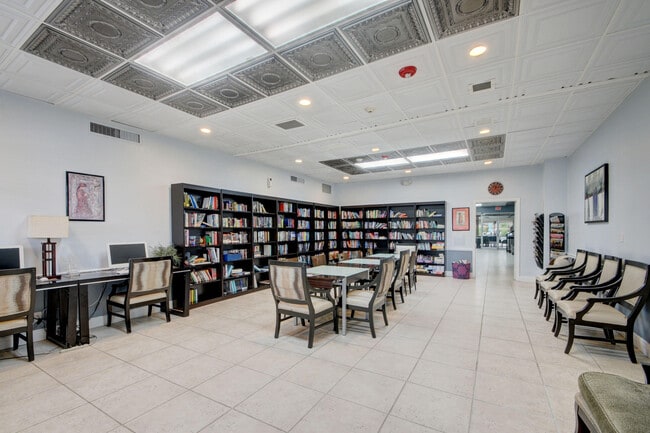 Building Photo - 219 Lake Meryl Dr