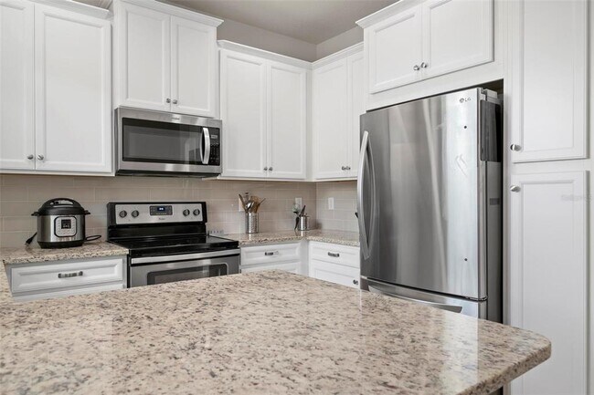 Building Photo - 5004 Skyview Ln