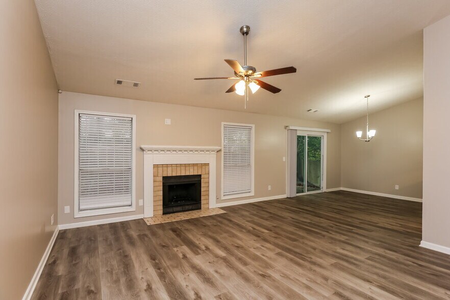 Building Photo - 1394 Luther Way