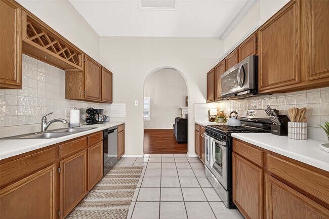 Building Photo - 5814 N Magazine Cir