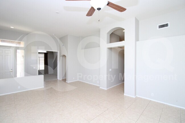 Building Photo - 5997 W Aurora Dr