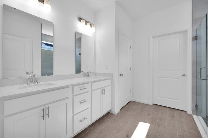 Building Photo - 302 Lake Sinclair St