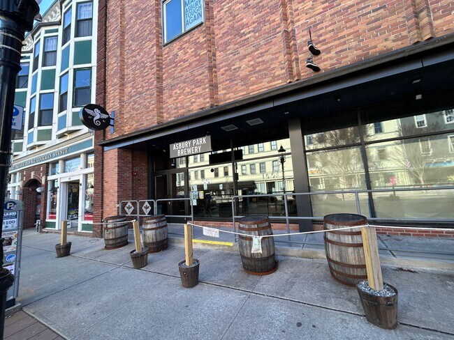 Building Photo - 1224 Monroe Ave