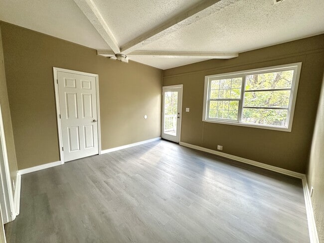 Building Photo - 1204 15th Way SW