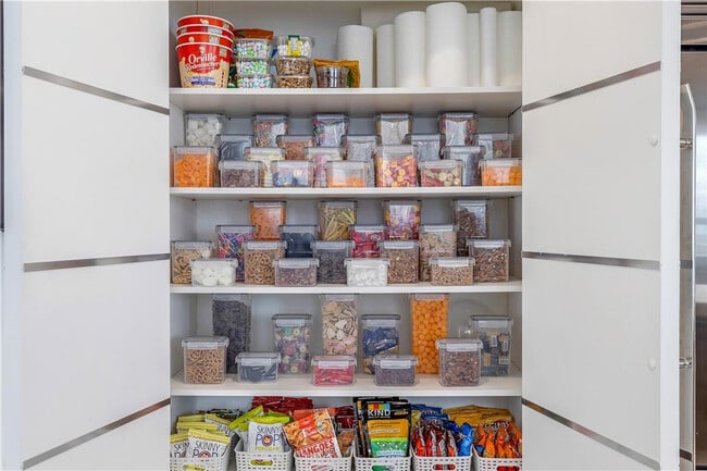 Building Photo - 350 SE 2nd St