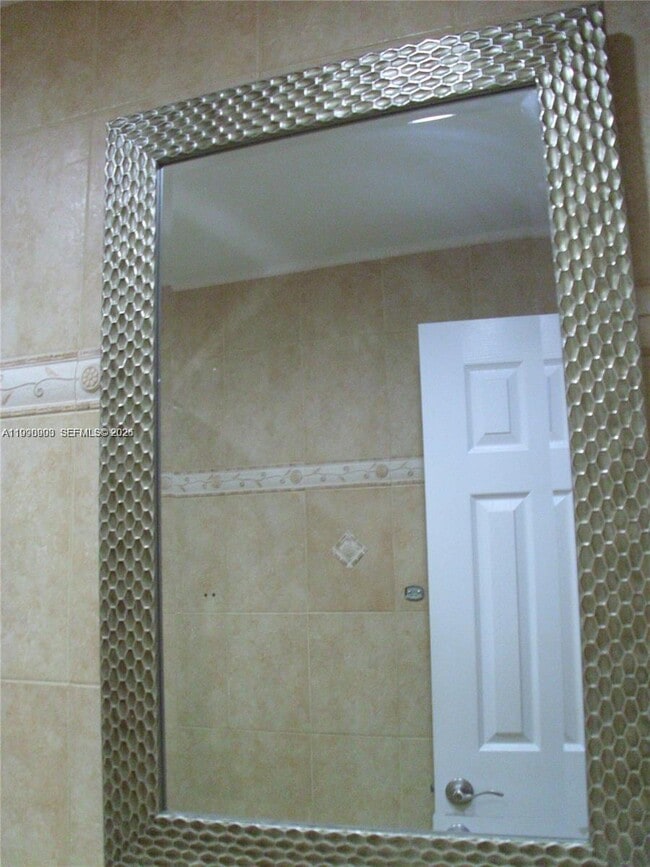 Building Photo - 50 E 43rd St