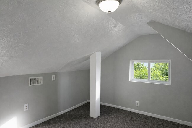 Building Photo - 4441 E 131st St