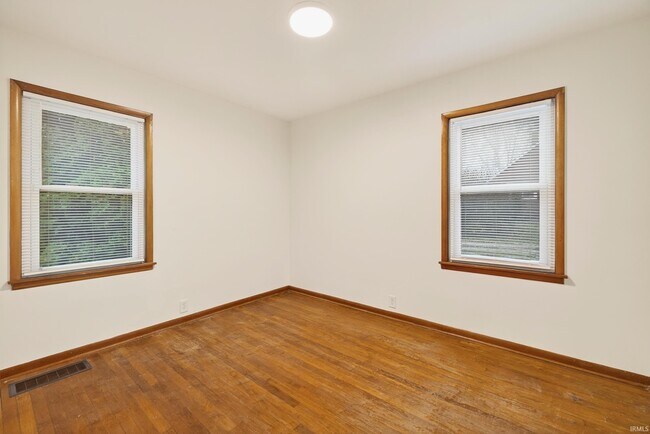 Building Photo - 201 W Church Ln