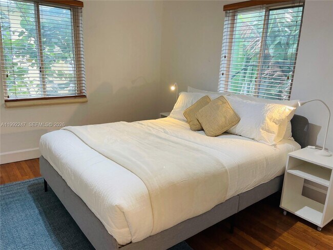 Building Photo - 8036 Harding Ave