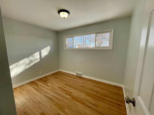 Building Photo - Charming Renovated 2bed/1bath Denver Home ...