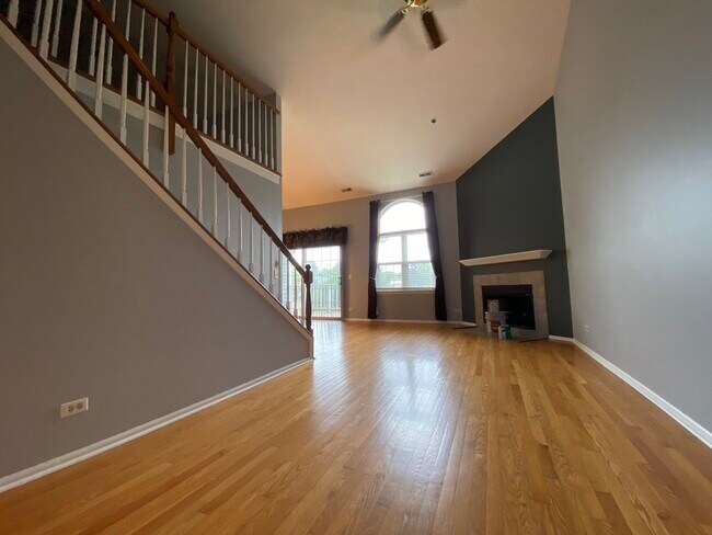 Building Photo - 5S510 Scots Dr