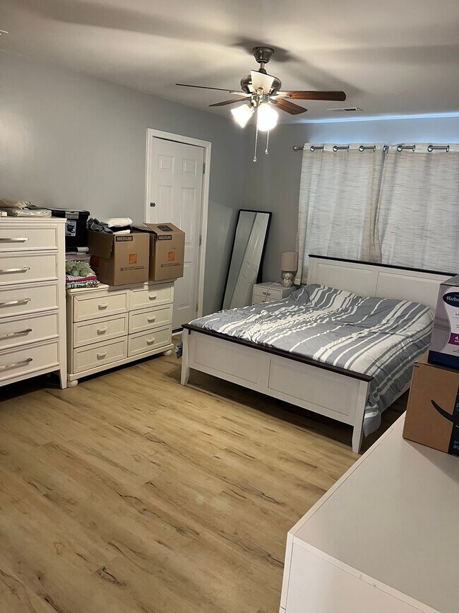 Building Photo - Updated Home in Great Location