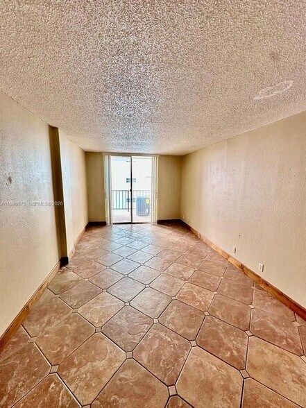 Building Photo - 2903 N Miami Beach Blvd