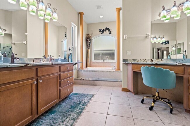 Building Photo - 10206 Shooting Star Ct