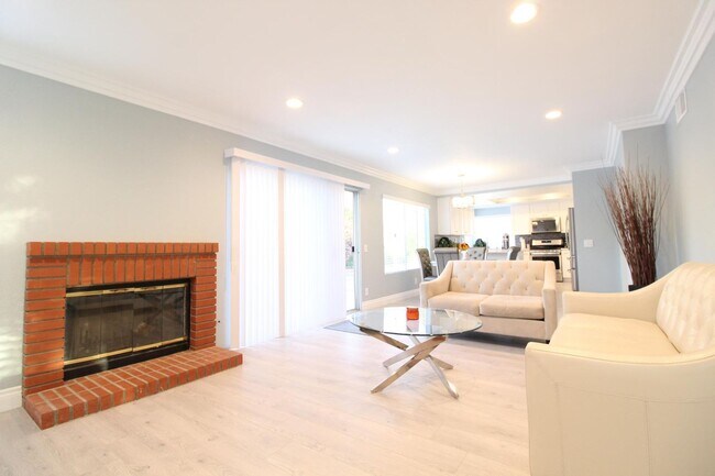 Building Photo - EXCLUSIVE MISSION GROVE EXECUTIVE HOME W/VIEWS! 6+3