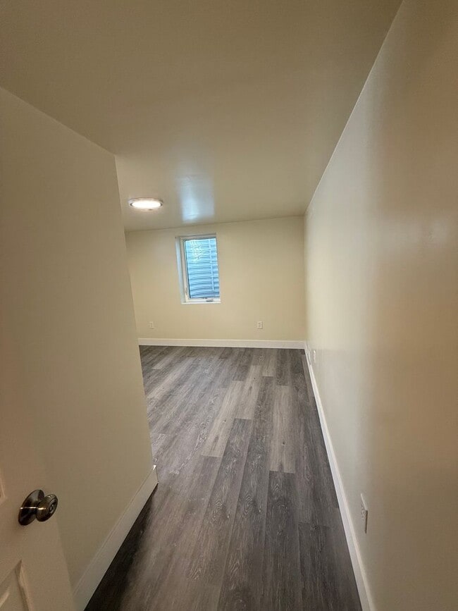 Building Photo - Three Bedroom, One and half bathroom, Atta...