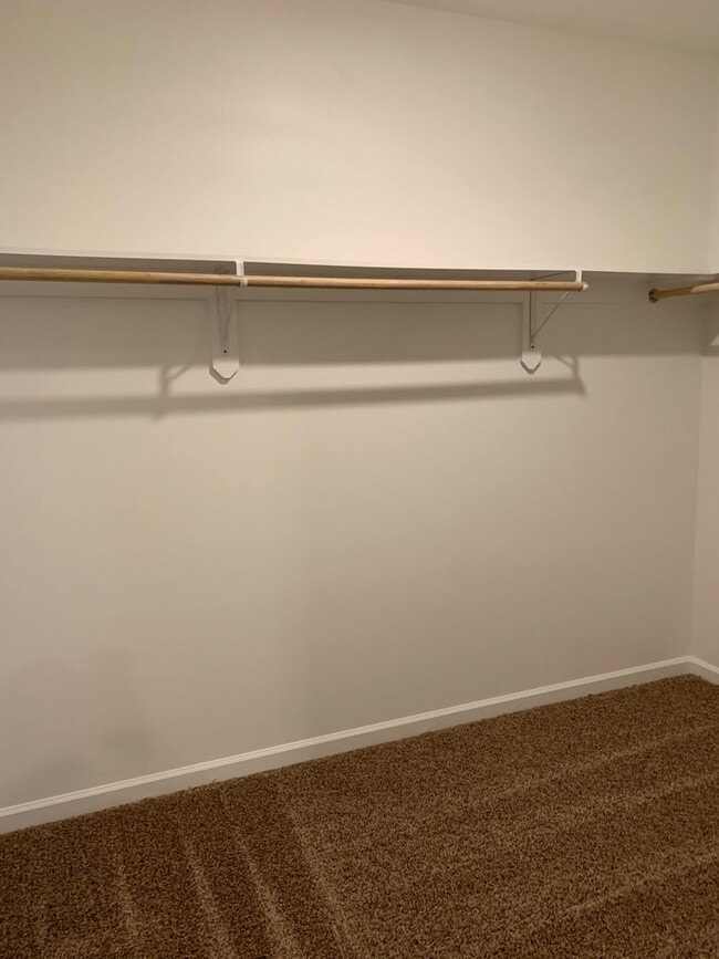 Building Photo - 4BR in Gonzales!