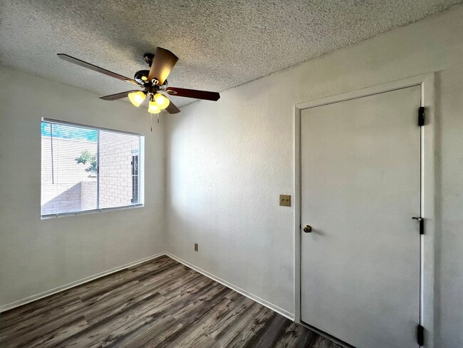 Building Photo - 2024 S Birdie Cir