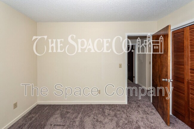 Building Photo - 2020 Coldspring Dr