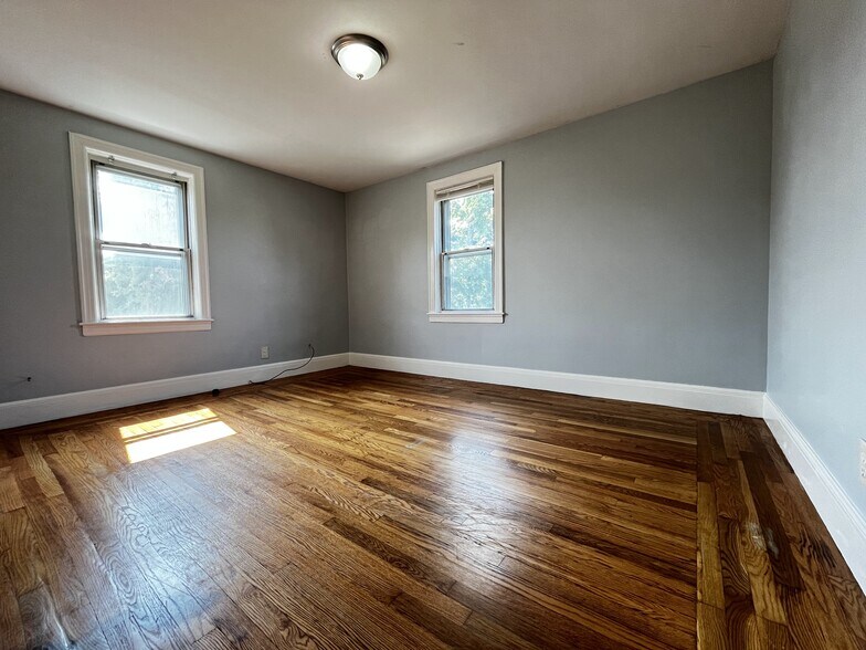 Bedroom 2 - 82 Roanoke St