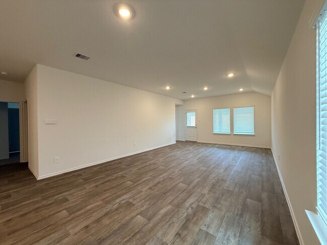 Building Photo - 3807 Axyl Run Ct