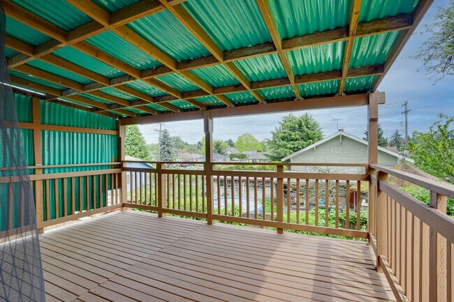 Building Photo - 9018 2nd Ave S, Seattle, WA 98108 $2,500 P...