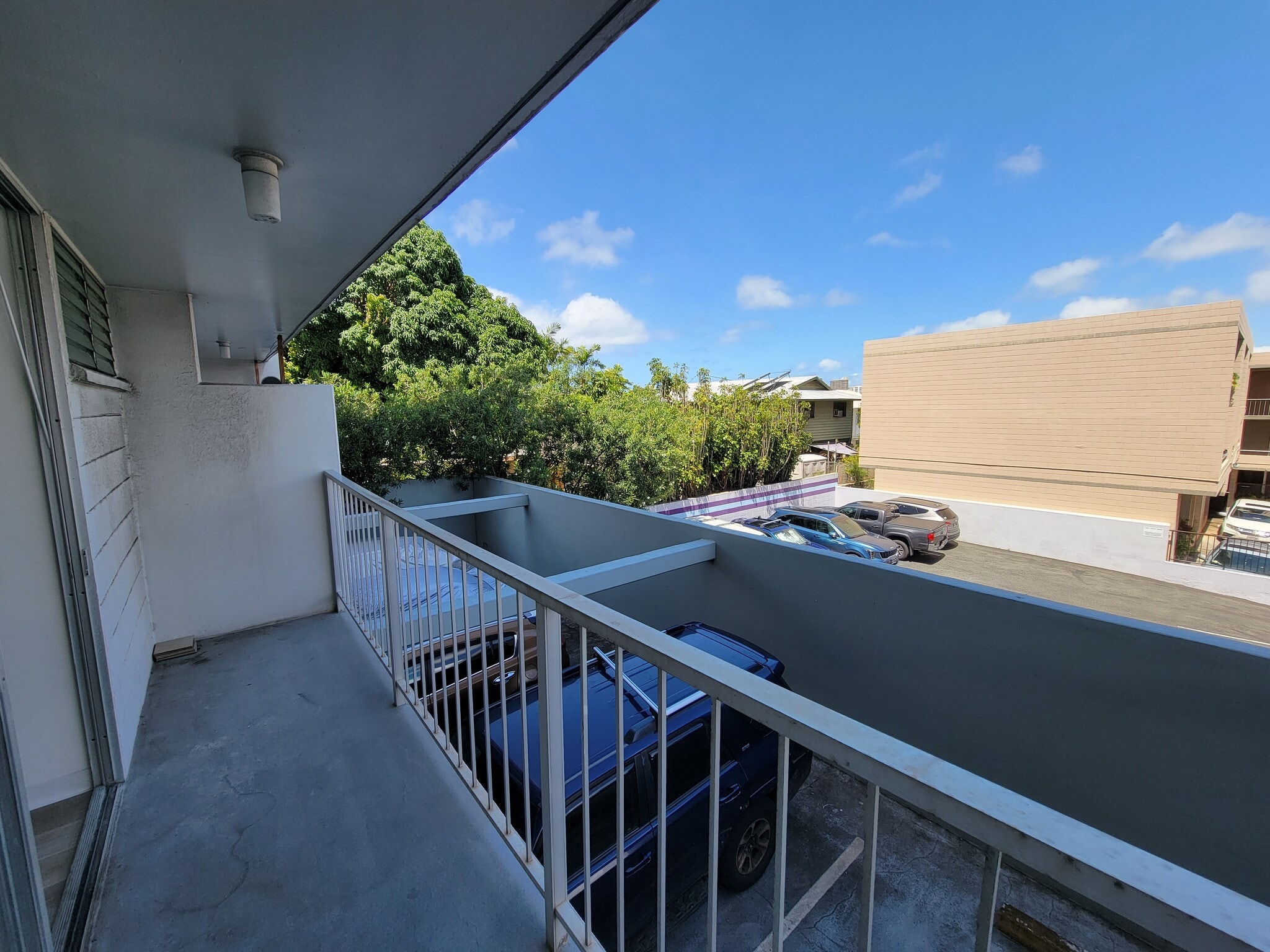Building Photo - 3175 Waialae Ave