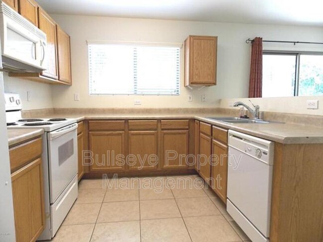 Building Photo - 2767 S Southwind Dr