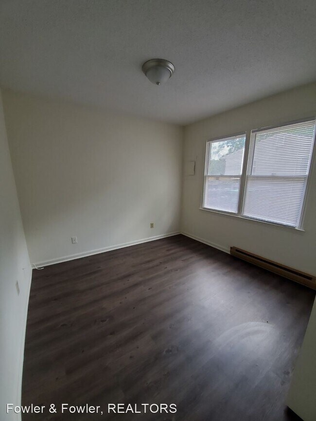 Building Photo - 1613 Long St