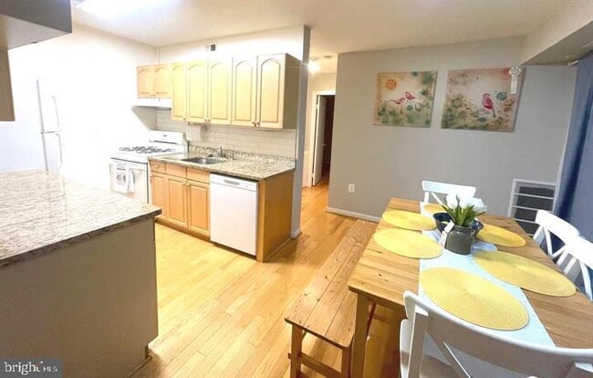 Building Photo - 12301 Braxfield Ct