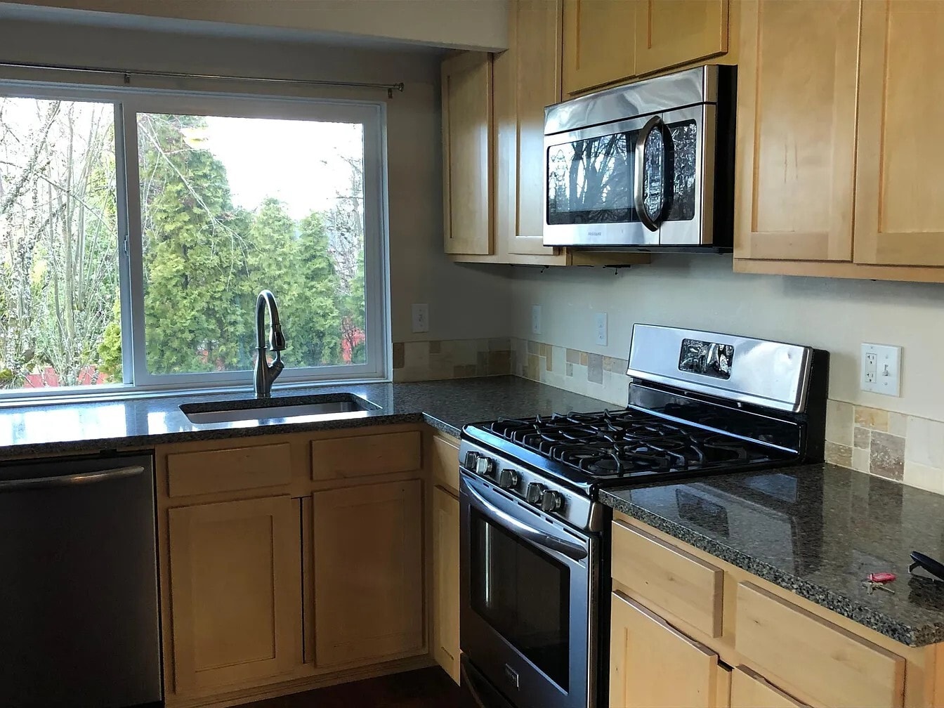 Building Photo - 6107 SW 163rd Pl